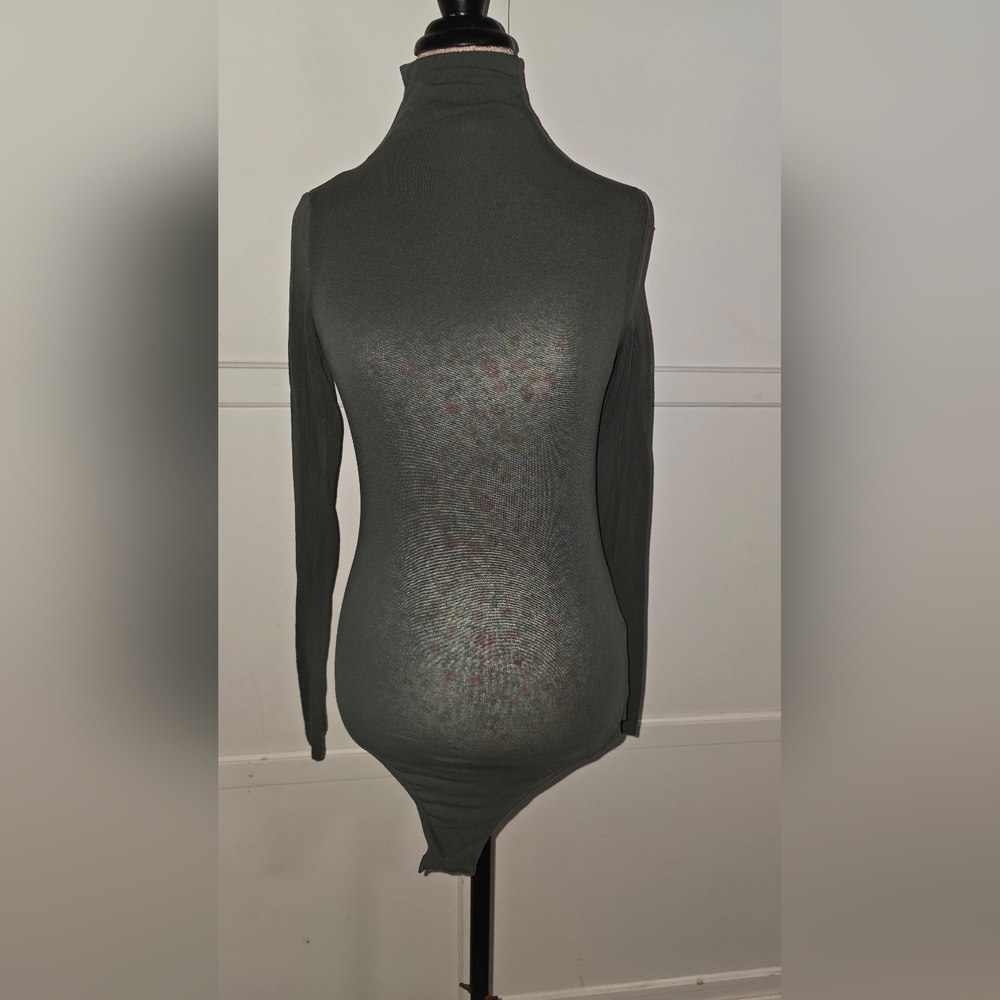 Leith Green Fitted Bodysuit Size MEDIUM